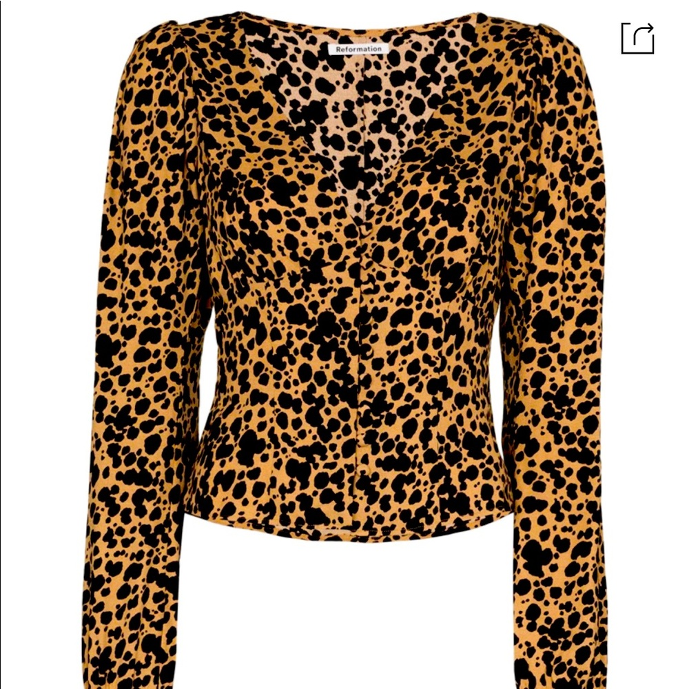 Fitted Puff-sleeved Woven Top